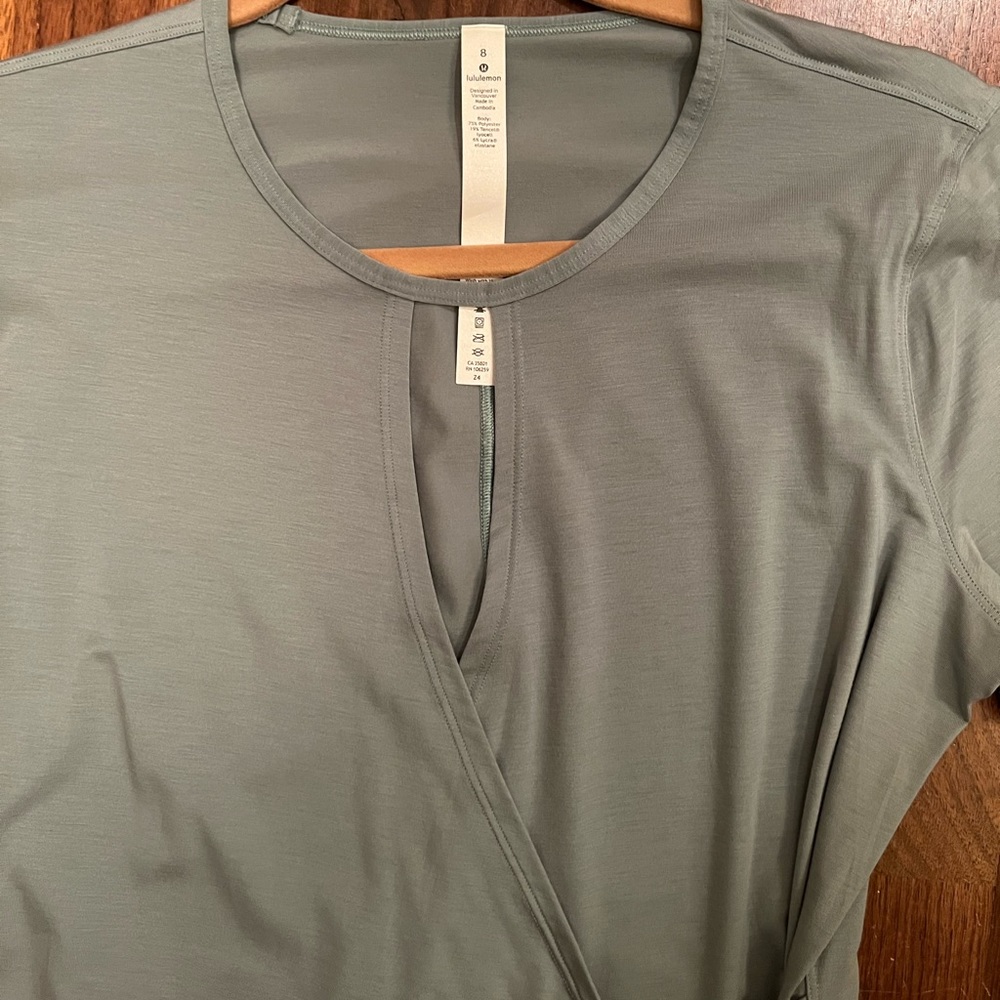 Size 8. Lululemon gorgeous top.